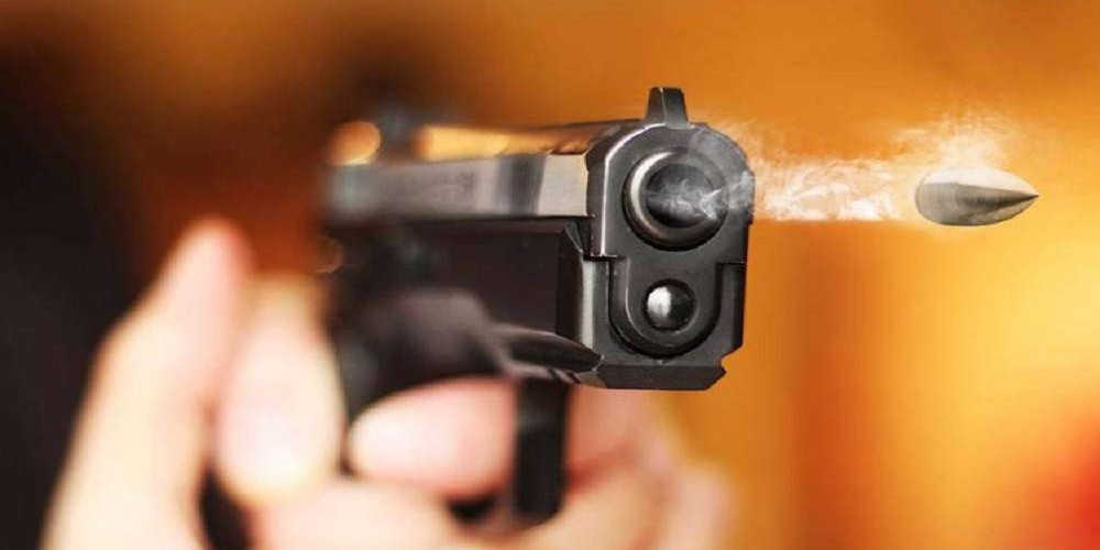 प्रहरीले बोकेको हतियारबाट गोली पड्किँदा