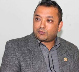 बिचौलियाहरूको पहुँच प्रधानमन्त्रीको बेडरुमसम्म छ: महामन्त्री थापा