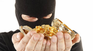 काठमाडौं  बालाजुबाट युवतीको सिक्री लुटपाट