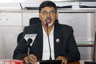 सरकार र अदालतले जलविद्युत उत्पादकहरूको घाटी समाउनु हुँदैन: नेता शर्मा