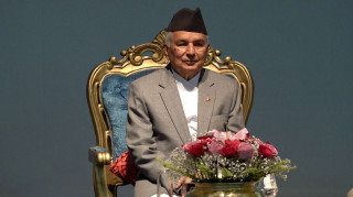 वार्ताको क्रममा एक्कासी टाउको दुख्ने र वान्ता हुने भएपछि राष्ट्रपति पौडेल अस्पताल भर्ना
