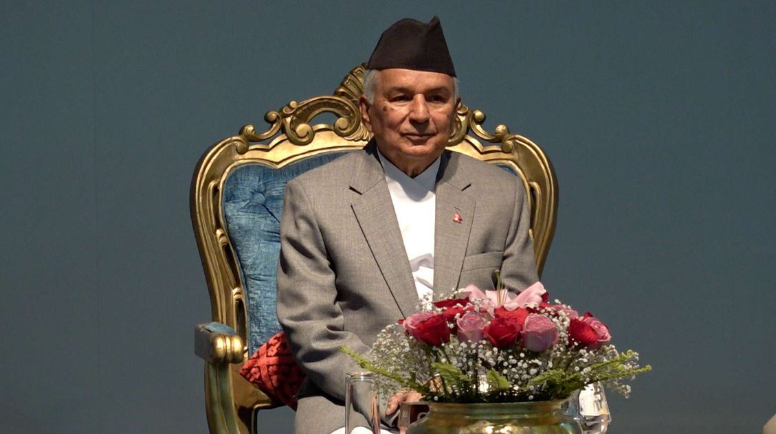 वार्ताको क्रममा एक्कासी टाउको दुख्ने र वान्ता हुने भएपछि राष्ट्रपति पौडेल अस्पताल भर्ना