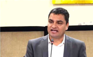 स्वास्थ्यका कार्यक्रममा छरिएको बजेट बिमामा गाभ्ने मन्त्रीको योजना