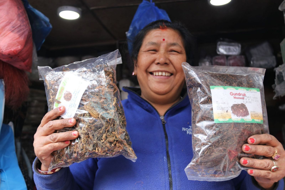 सिस्नो र गुन्द्रुक ‘ब्राण्डिङ’ गर्दै महिला