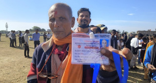 स्ववियु निर्वाचनमा अधिकांश क्याम्पसमा मतदान जारी, ६५ वर्षका विद्यार्थी पनि मतदाता