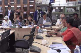 राज्य व्यवस्था तथा सुशासन समितिका सदस्यहरूले कुलिङ पिरियड राख्नुपर्छ भन्ने पक्षमा लिए अडान