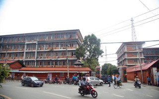 मन्त्रालय प्रवेश पास नदिएपछि फर्किए शिक्षकहरू