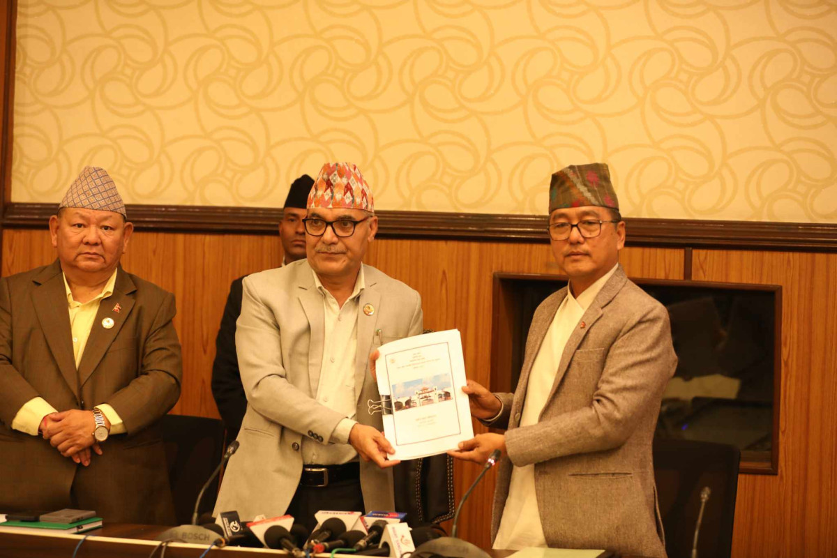 राजेन्द्र लिङ्देनको उपसमितिले पोखरा विमानस्थल अध्ययन प्रतिवेदन बुझायो