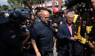 कमल थापालाई भेट्न गएका दिपक सिंह प्रहरी परिसरबाटै पक्राउ