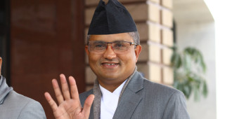 नोटमा पृथ्वीनारायण शाह र बुद्धको फोटो राखौं :  सुर्यबहादुर थापा