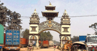 वीरगञ्ज भन्सार: भारतबाट आयात ४ खर्ब ३४ अर्ब, निर्यात ८७ अर्ब
