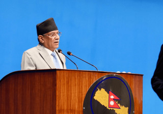 दुई ठूला दलको मिलोमतोमा संसद्लाई ‘विचौलियाको खेलमैदान’ बनाइदै छ : प्रचण्ड