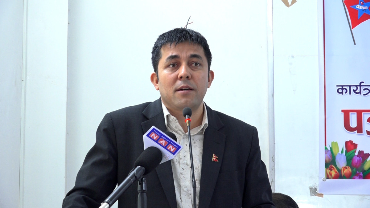 कार्यालय प्रमुखबाहेक अन्य पदमा ट्रेड युनियन गठनको अधिकार सुनिश्चित गर्न निजमति कर्मचारी संगठनको माग