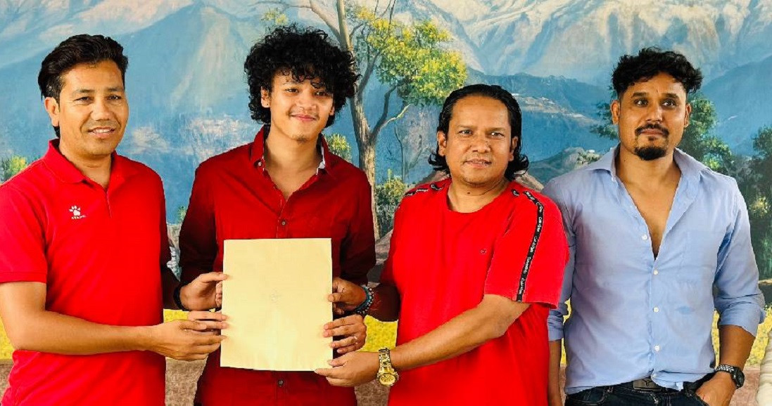 ‘राम नाम सत्य’ बाट फिल्ममा डेब्यु गर्दै चर्चित टिकटकर आयुष सिंह ठकुरी