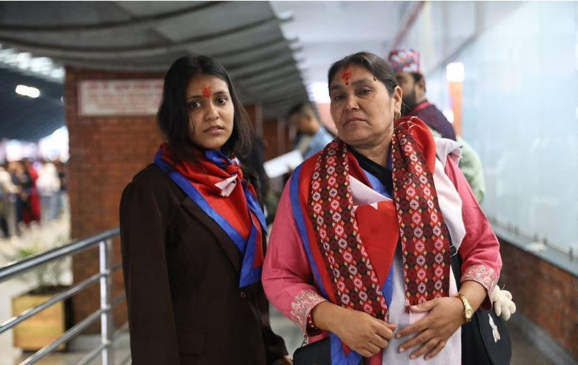 विपिन जोशी रिहाइ  मागको लागि आमा र बहिनी इजरायल प्रस्थान