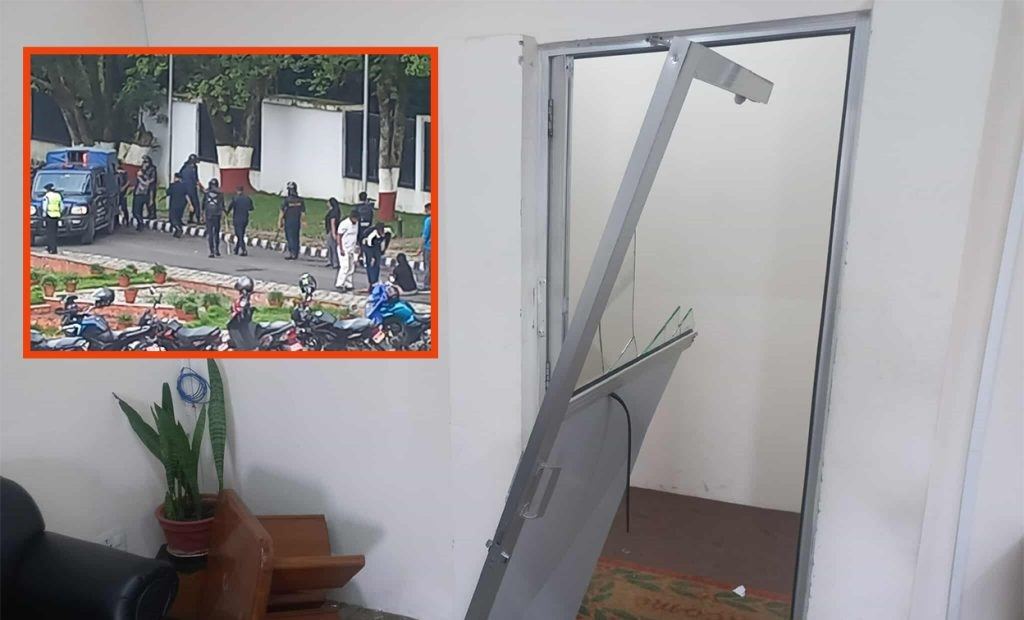अखिल क्रान्तिकारीका विद्यार्थीहरूद्धारा त्रिविको रजिस्ट्रार र रेक्टर कार्यालय तोडफोड