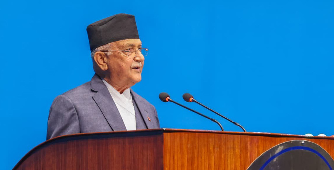 रविमाथि प्रधानमन्त्रीको व्यङ्ग्य, भिजिट भिसामा गएर  नागरिकता त्यागेर विदेशमै दुई-दुई वटा बिहे गर्ने