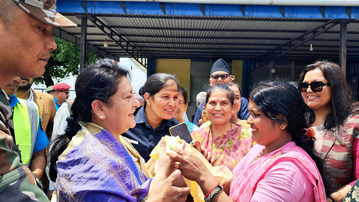 'म नेकपा एमाले नै हुँ, गुट चलाउन आउँदैन : पूर्वराष्ट्रपति भण्डारी