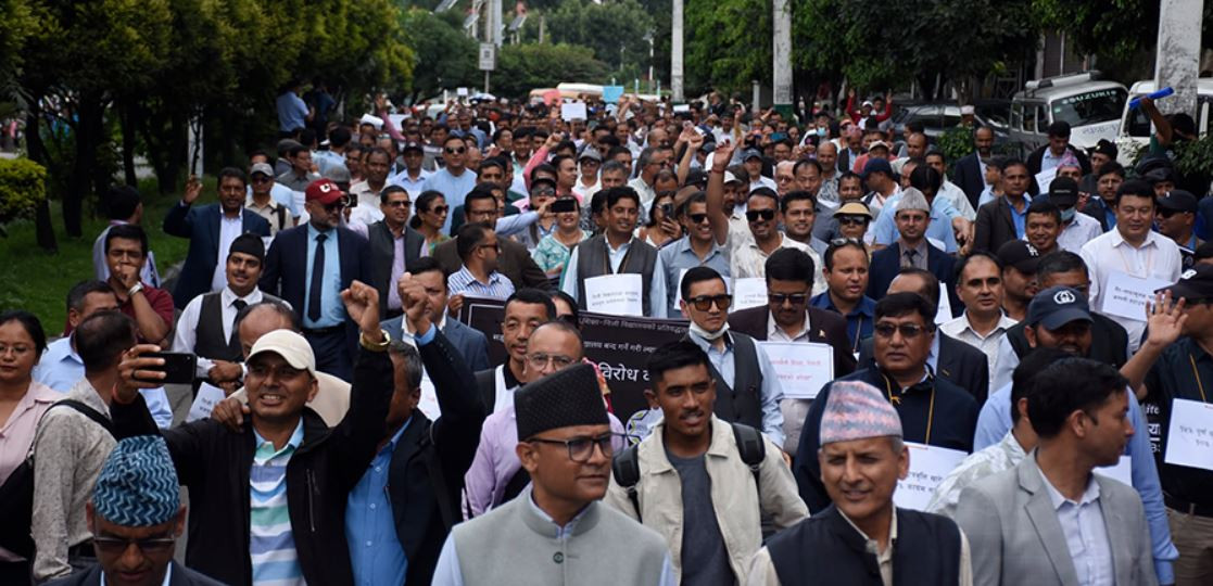 शिक्षा विधेयक पारितको तयारी भइरहँदा बोर्डिङ विद्यालय  सञ्चालक  सडक आन्दोलनमा होमिए