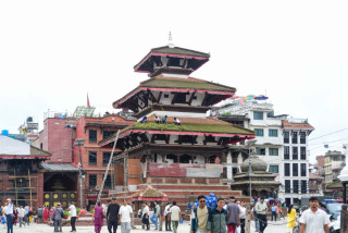 इन्द्रजात्राको लागि सिँगारिँदै वसन्तपुर दरबार क्षेत्र