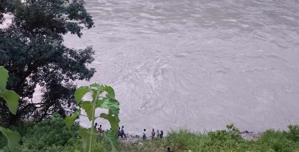 सुनकोसीमा डुबेर १४ वर्षीय किशोर बेपत्ता