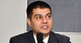 सुन्धारा कारागारबाट ३३ सय कैदी फरार, टोपबहादुर रायमाझी र पूर्वगृहसचिव टेकनारायण  पनि भागे