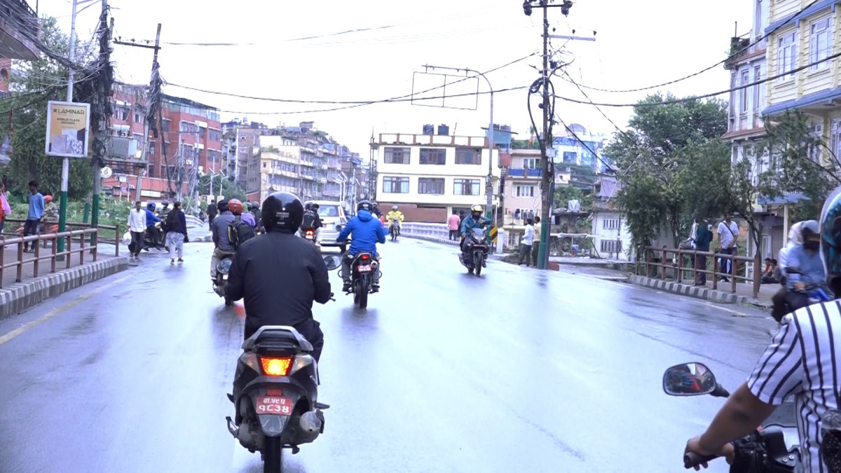 काठमाडौं उपत्यकामा जनजीवन सामान्य बन्दै