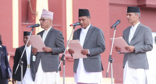 संसद भवनको भग्नावशेष निरीक्षणमा पुगे तीन मन्त्रीहरू