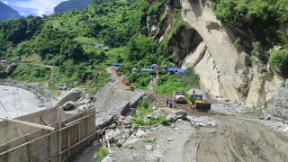 मनाङ–लमजुङ सडकमा रातिमा सवारीसाधन चलाउन रोक