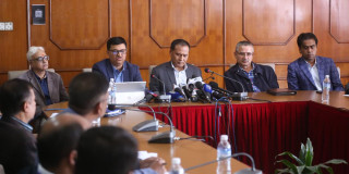 सरकारको सक्रियताले मानवीय क्षति कम भयो, बीपी राजमार्ग ३-४ दिनभित्रै खोल्नेछौँ : मन्त्री घिसिङ