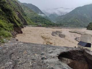 पहिरोसँगै आएको ढुंगाले लागेर काभ्रेको रोशीमा  ५६ वर्षीया महिलाको मृत्यु