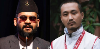 बालेन र सुदनविरुद्ध जाहेरी दर्ता गर्न अनेरास्ववियुको टोली प्रहरीमा जाँदै