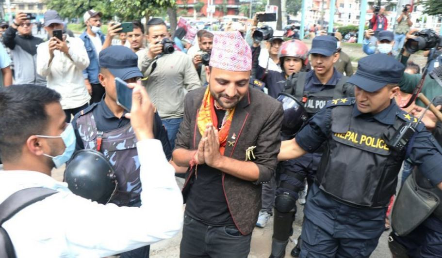 माइतीघरबाट डा. निकोलस भुसालसहित ३ जना पक्राउ
