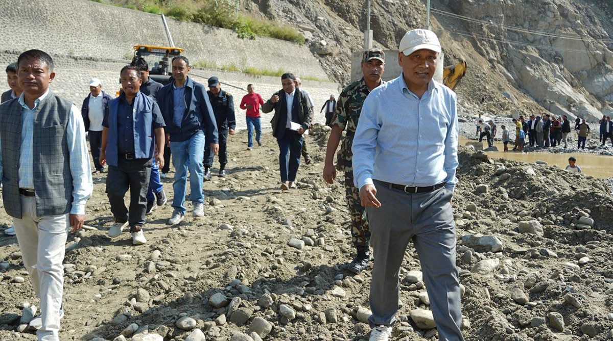 क्षतिग्रस्त बीपी राजमार्ग अनुगमन  गर्दै कुलमान
