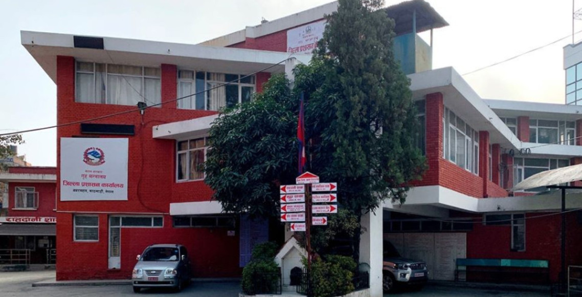 प्रशासनको सूचनापछि युवा संघको टोली पुगे सीडीओ कार्यालय