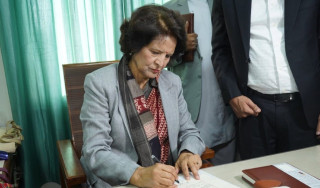 एड्स महामारीकाे अन्त्य गर्ने कार्यमा एकजुट हुन स्वास्थ्यमन्त्रीको आह्वान