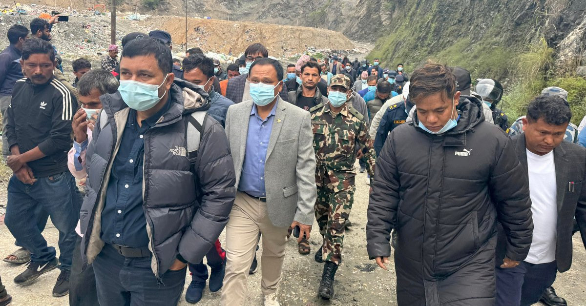 बञ्चरेडाँडामा फोहोर फाल्न जुट्यो सहमति, १५ दिनभित्र माग पूरा गर्ने कुलमानको प्रतिबद्धता