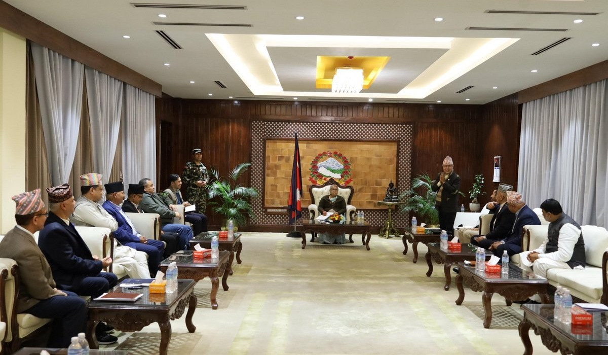 सातै प्रदेशका मुख्यमन्त्रीहरूसँग प्रधानमन्त्रीको छलफल सुरु, तस्बिरसहित