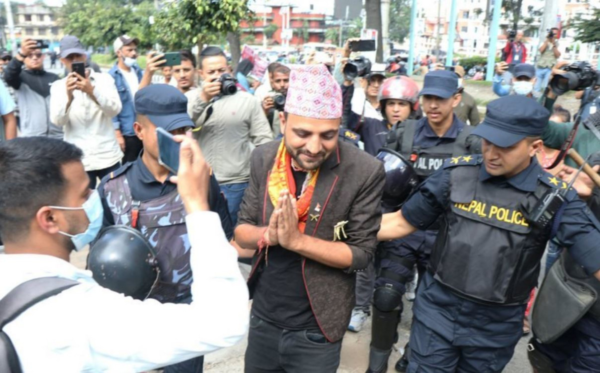 निकोलस भुसालको घोषणापत्र- ८ वर्षभित्र नेपाललाई स्वर्ग बनाउने