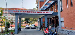१२ स्थानीय तहका प्रमुख प्रशासकीय अधिकृतको जिम्मेवारी हेरफेर, को कहाँ पुगे ?
