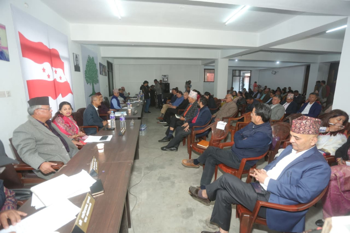 तीन दिन रोकिएको कांग्रेस बैठक सानेपामा जारी (तस्बिरसहित)