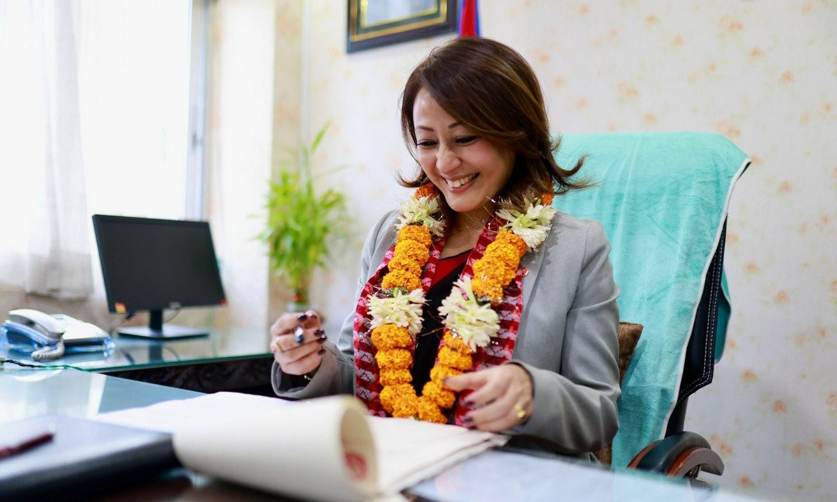 नवनियुक्त महिला तथा बालबालिका मन्त्री श्रेष्ठद्वारा पदभार ग्रहण