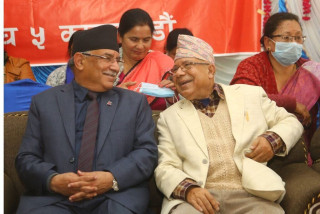 चुनावी तालमेल गर्ने विषयमा प्रचण्ड-माधव नेपालबिच छलफल