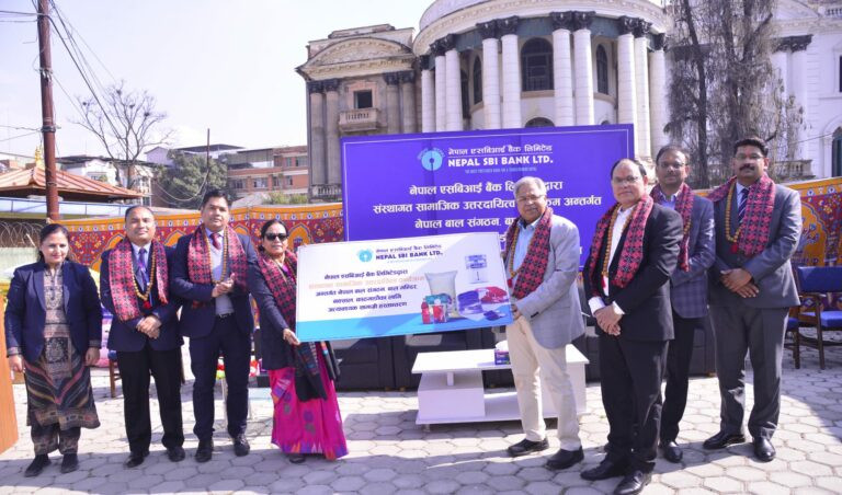 नेपाल एसबिआई बैंकद्धारा बाल मन्दिरका बालबालिकाहरुलाई अत्यावश्यक सामग्रीहरु वितरण