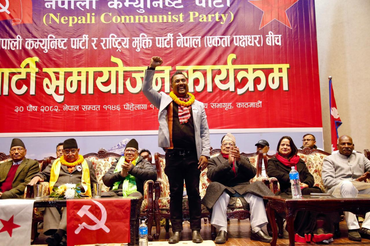 सुमन सायमी नेपाली कम्युनिष्ट पार्टीमा प्रवेश