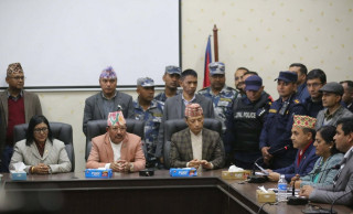 निर्वाचन आयाेगसँग गगन थापा समूहकाे छलफल