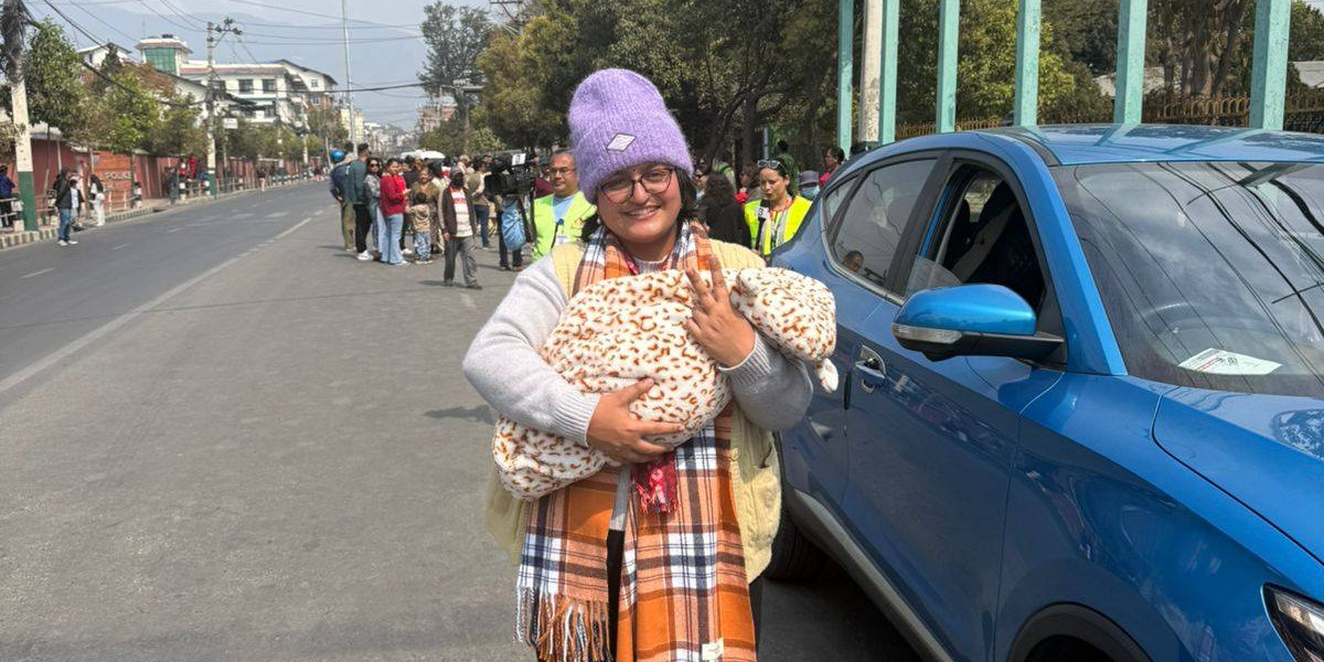 १० दिनको शिशु च्यापेर मतदान गर्न पुगिन् रञ्जु दर्शना