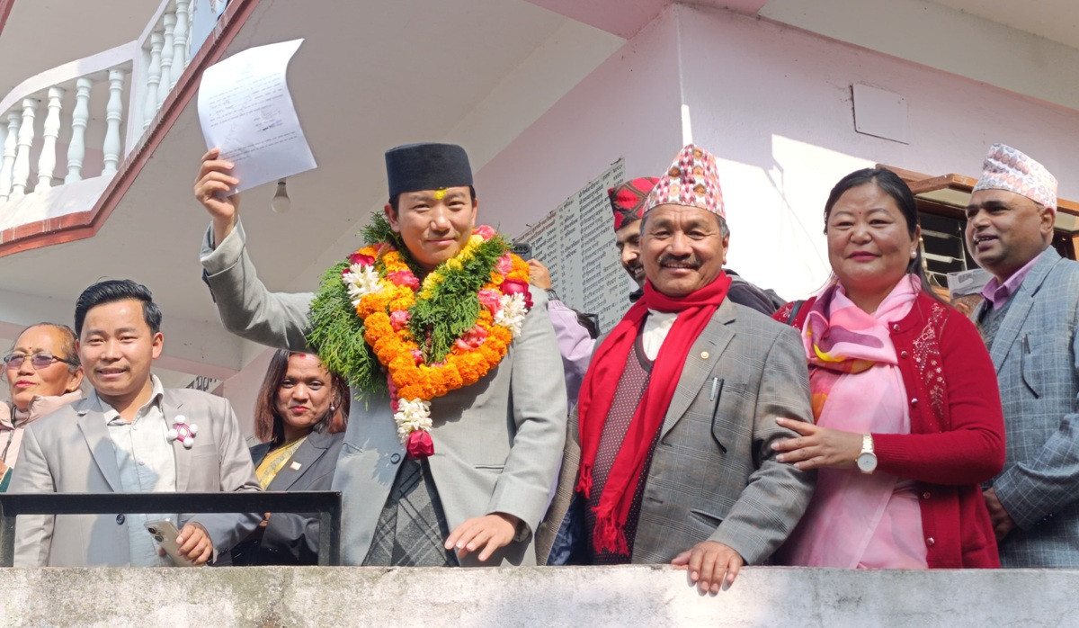 कांग्रेसका आचार्यलाई ७७७६ मतको अन्तरले पराजित गर्दै इलाम २ मा सुहाङ नेम्बाङ विजयी