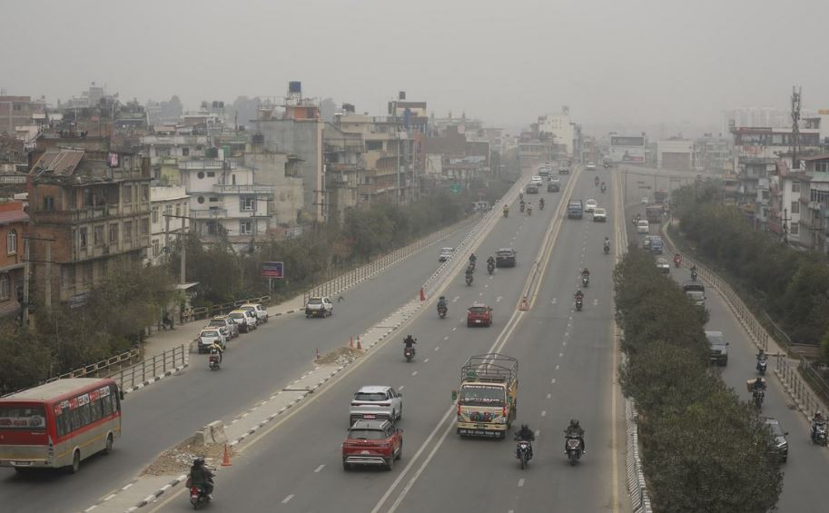 काठमाडौं विश्वकै प्रदूषित शहरको  स्थानमा, घरबाहिर ननिस्कन आग्रह