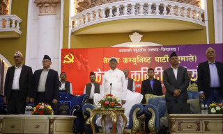 एमाले बैठकको दोस्रो दिन: ओलीको प्रतिवेदनमाथि केन्द्रीय सदस्यको धारणा